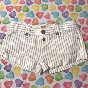 Zara Women’s White Stripes Black Red Stitches Short-Shorts Exposed Button